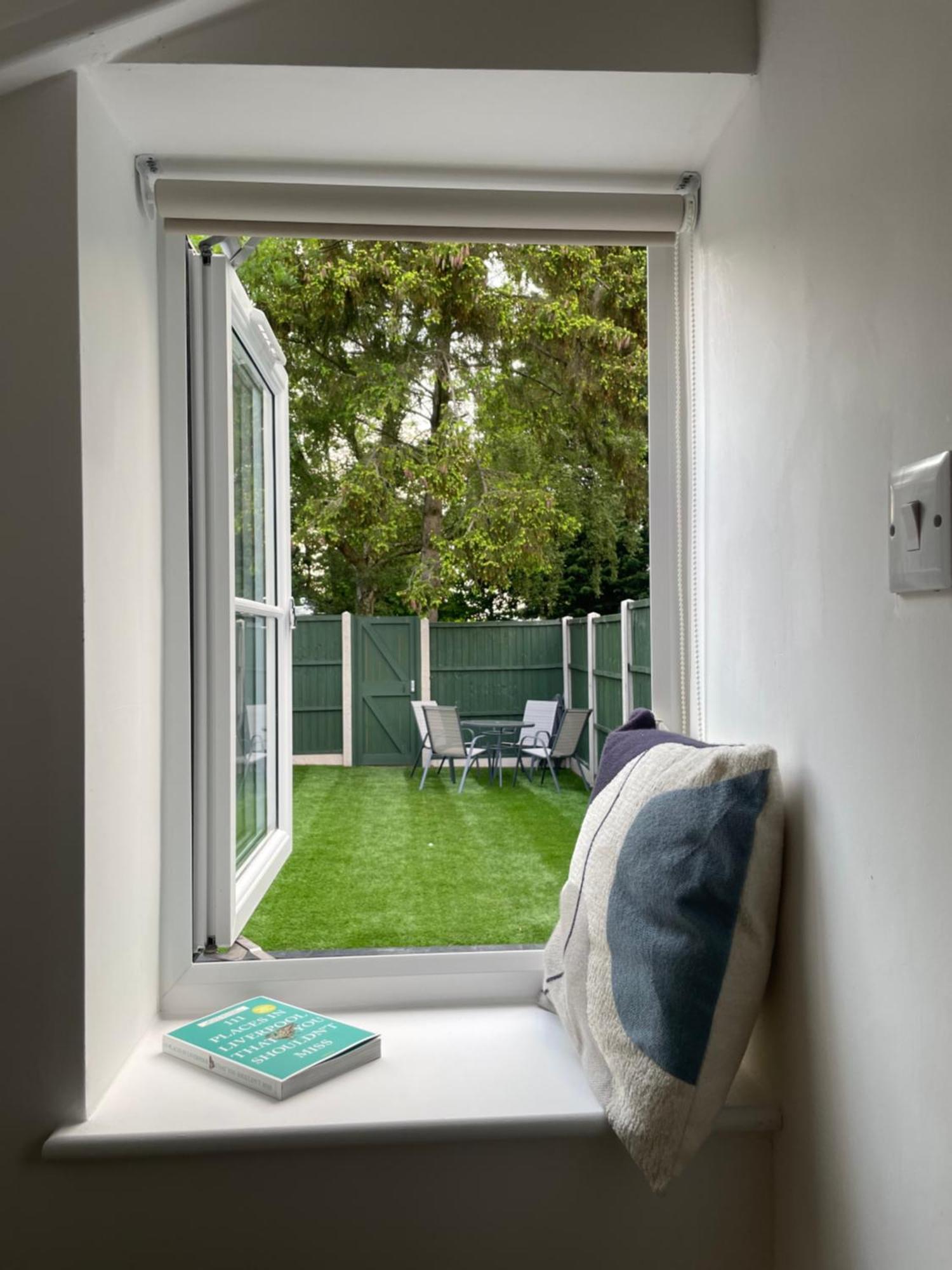 The Upton Coach House Villa Birkenhead Exterior photo